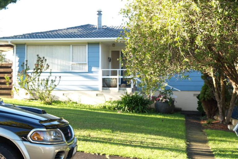 Photo of property in 1 Redcoat Place, Cockle Bay, Auckland, 2014