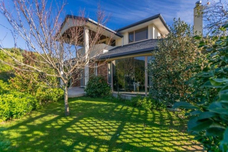 Photo of property in 14 Ranui Street, Waikawa, Picton, 7220