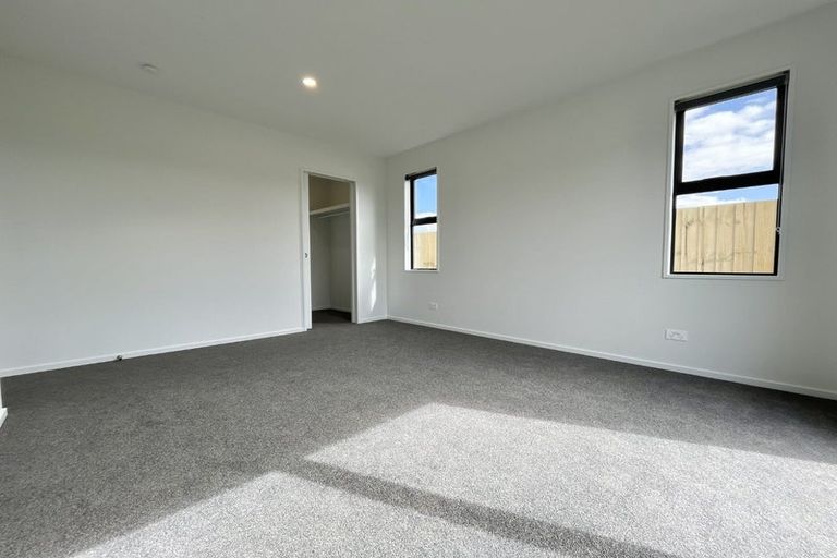 Photo of property in 37 Rita Angus Road, Belfast, 8051