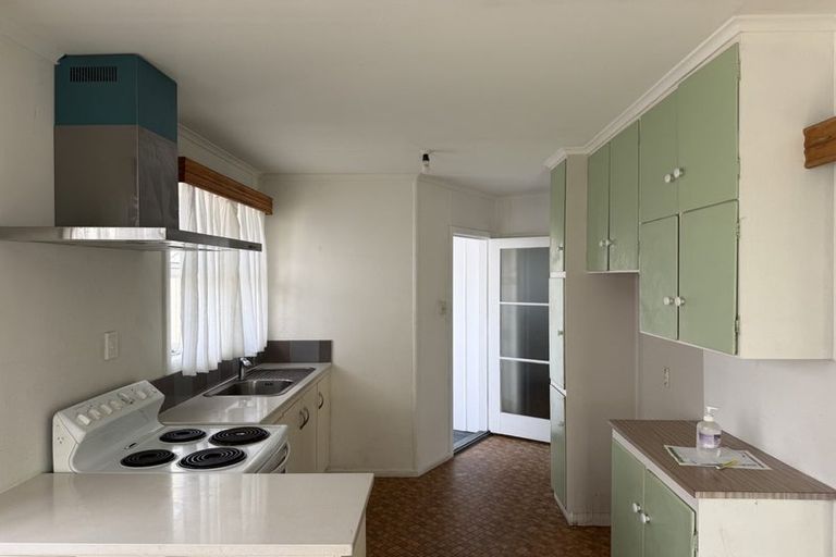 Photo of property in 9 Locket Road, Glenfield, Auckland, 0629