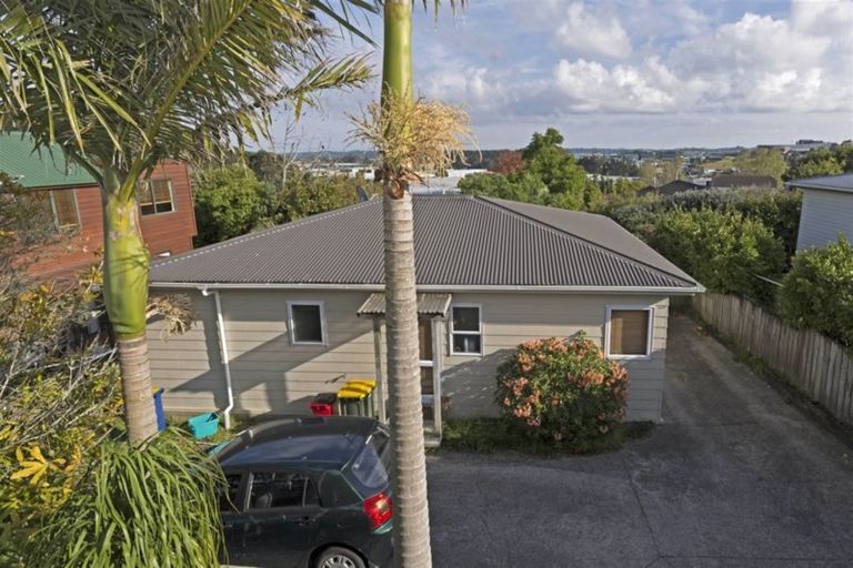Photo of property in 306 Sunset Road, Windsor Park, Auckland, 0632