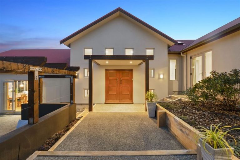 Photo of property in 407 Grays Road, Pauatahanui, Porirua, 5381