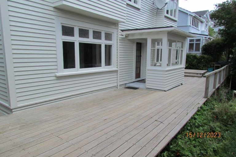 Photo of property in 64 Fairview Crescent, Kelburn, Wellington, 6012