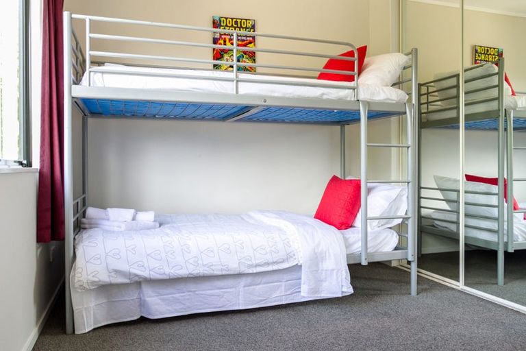 Photo of property in 24a Korotaha Terrace, Rothesay Bay, Auckland, 0630