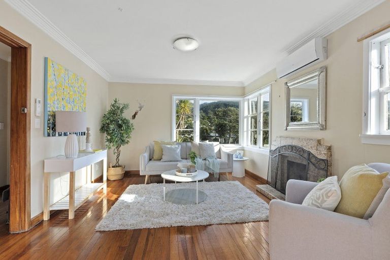 Photo of property in 34 Duncan Street, Tawa, Wellington, 5028