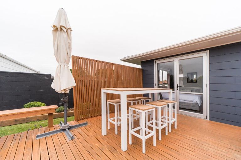 Photo of property in 9 Hinau Place, Cloverlea, Palmerston North, 4412