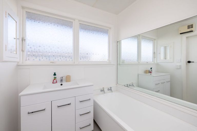 Photo of property in 10 Fairford Street, Bishopdale, Christchurch, 8053