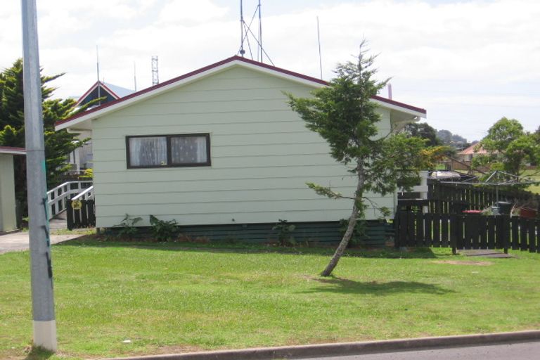 Photo of property in 16 Molley Green Place, Mount Roskill, Auckland, 1041