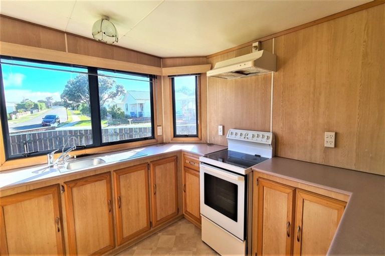 Photo of property in 13 Hickey Place, Opunake, 4616