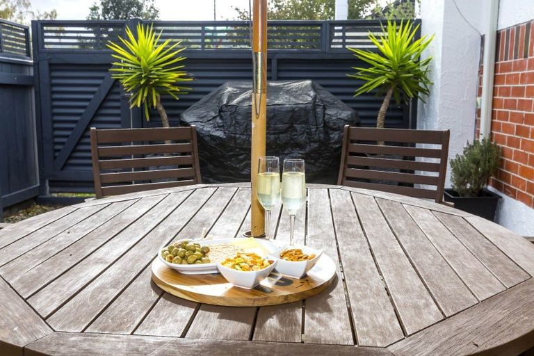 Photo of property in 60 Gibbons Street, Ebdentown, Upper Hutt, 5018