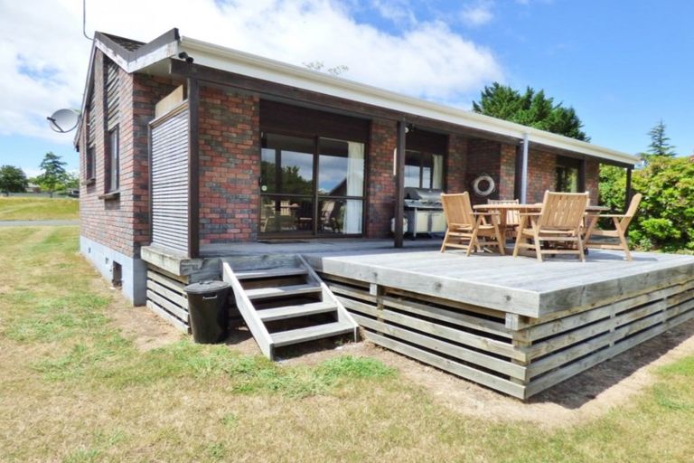 Photo of property in 32 Charles Crescent, Rainbow Point, Taupo, 3330