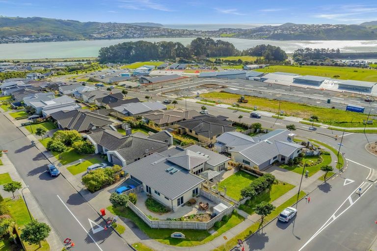 Photo of property in 2 Wangapeka Way, Aotea, Porirua, 5024