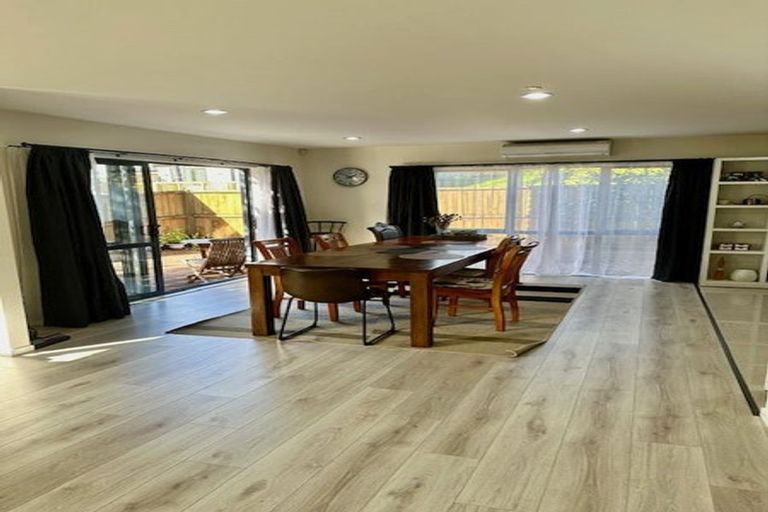 Photo of property in 85a Sunnynook Road, Forrest Hill, Auckland, 0620