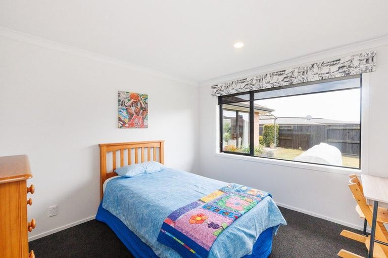 Photo of property in 55 Rodeo Drive, Kelvin Grove, Palmerston North, 4414