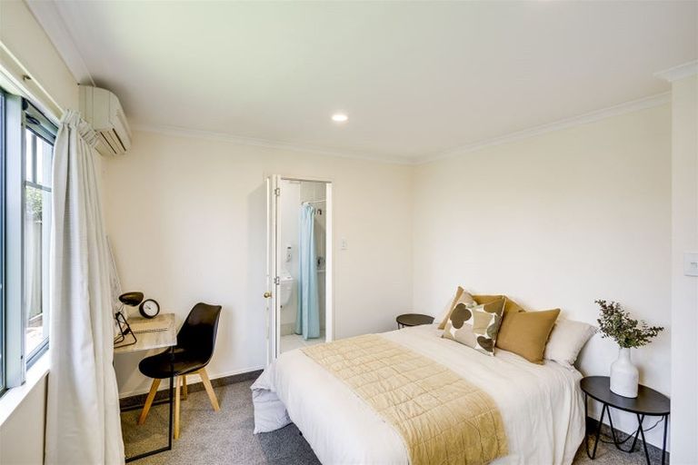 Photo of property in 1 Cobden Road, Bluff Hill, Napier, 4110