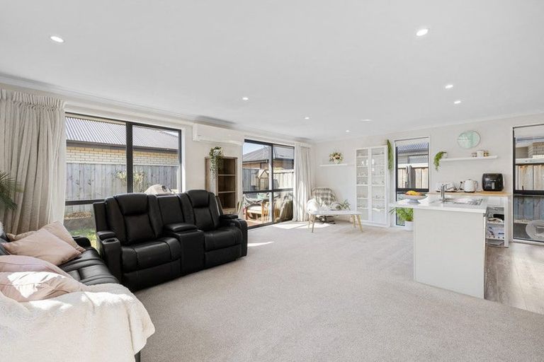 Photo of property in 43 Sholto Duncan Crescent, Halswell, Christchurch, 8025