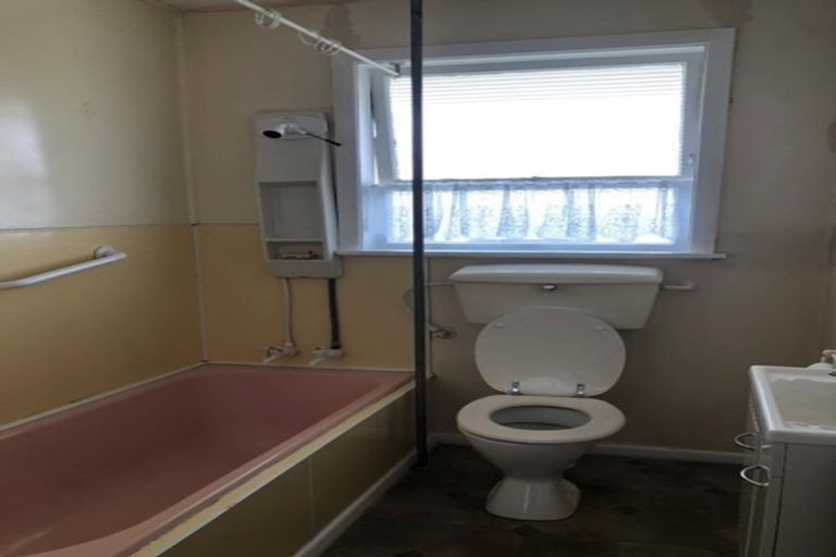 Photo of property in 104a Queen Street West, Levin, 5510