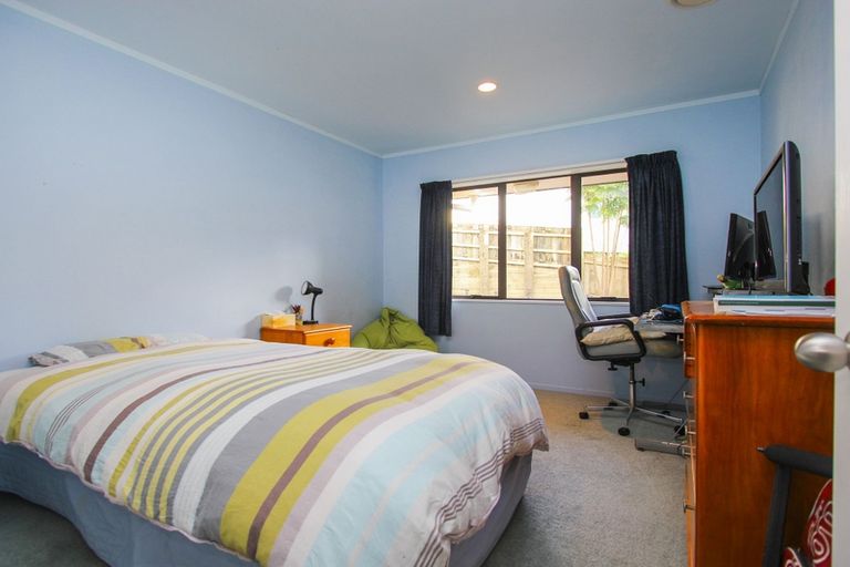 Photo of property in 4c Shaw Road, Oratia, Auckland, 0604