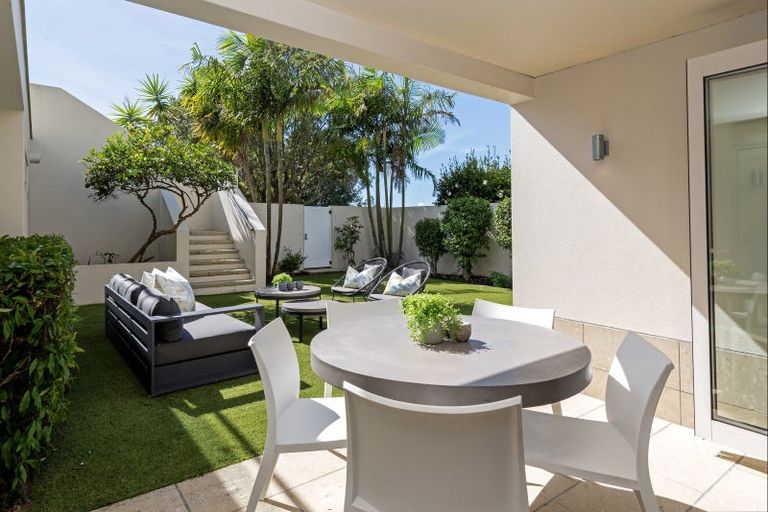 Photo of property in 35 Quedley Court, Eastern Beach, Auckland, 2012