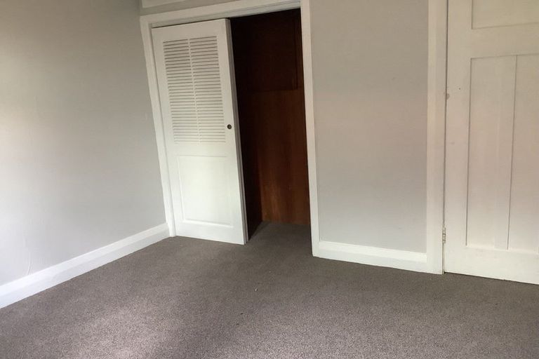 Photo of property in 3 Singers Road, Korokoro, Lower Hutt, 5012