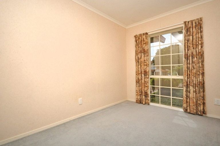 Photo of property in 5 Lorikeet Place, Unsworth Heights, Auckland, 0632