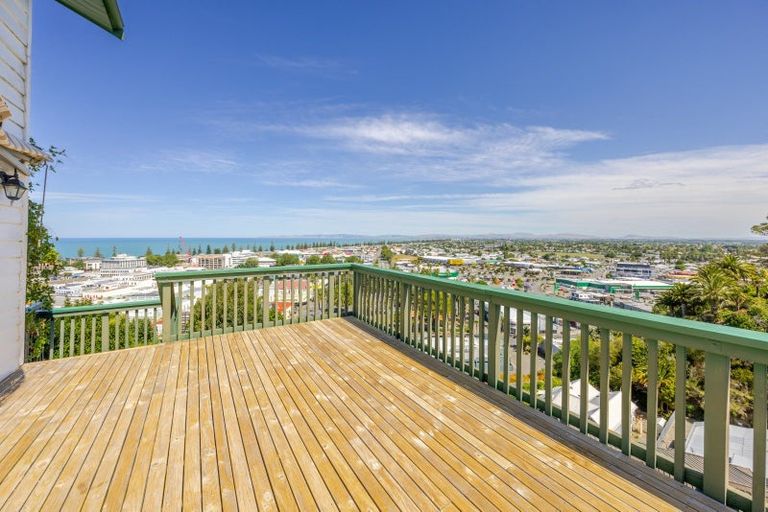 Photo of property in 42 Cameron Road, Bluff Hill, Napier, 4110