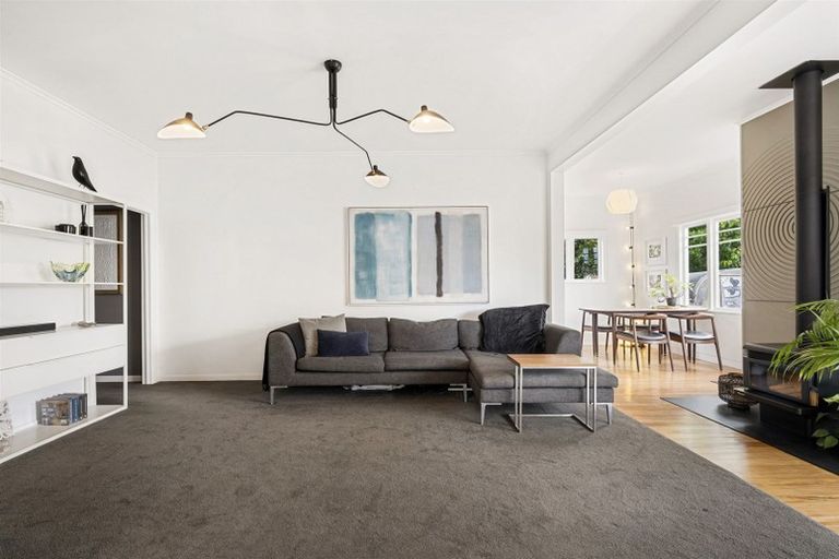 Photo of property in 1/115 Shakespeare Road, Milford, Auckland, 0620