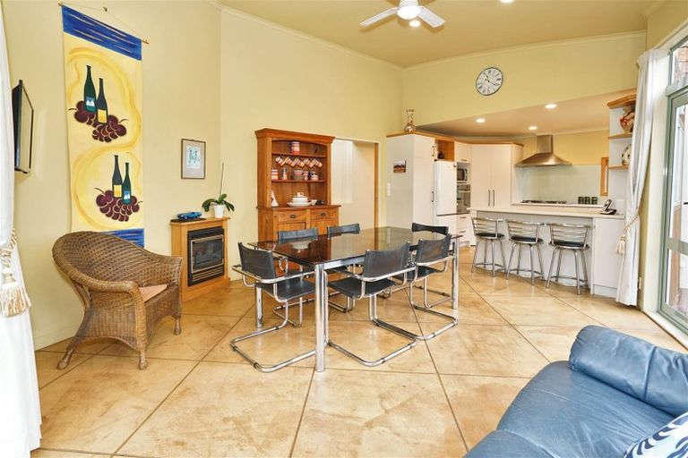 Photo of property in 11 Strata View, Western Heights, Hamilton, 3200