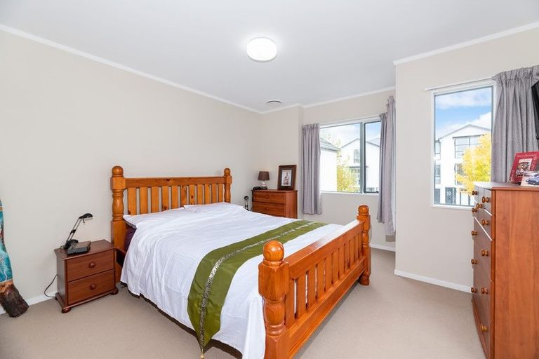 Photo of property in 25 Stephen Avenue, Henderson, Auckland, 0610