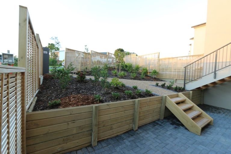 Photo of property in 5e Melia Place, Stanmore Bay, Whangaparaoa, 0932