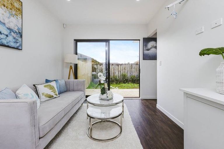 Photo of property in 8/32 Airfield Road, Takanini, 2112