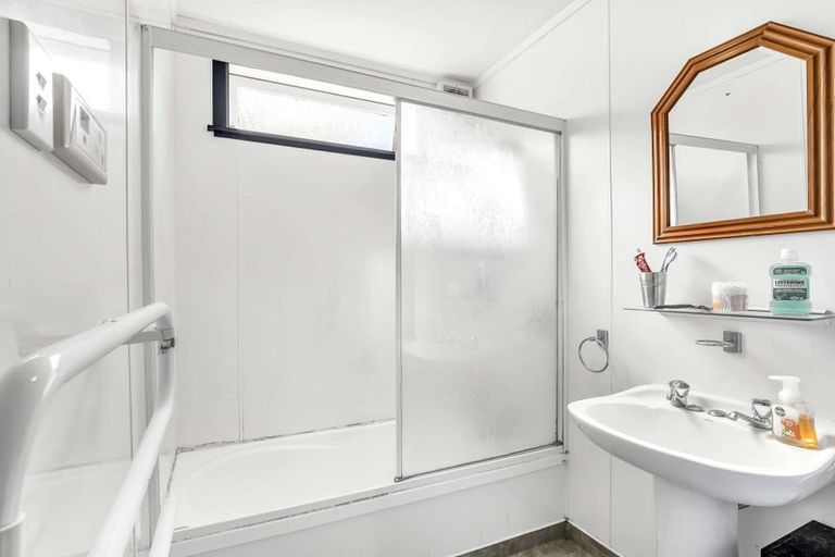 Photo of property in 16 Bignell Street, Gonville, Whanganui, 4501