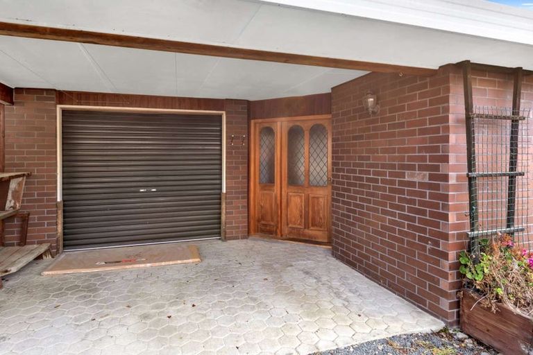 Photo of property in 3 Back Street, Tapanui, 9522