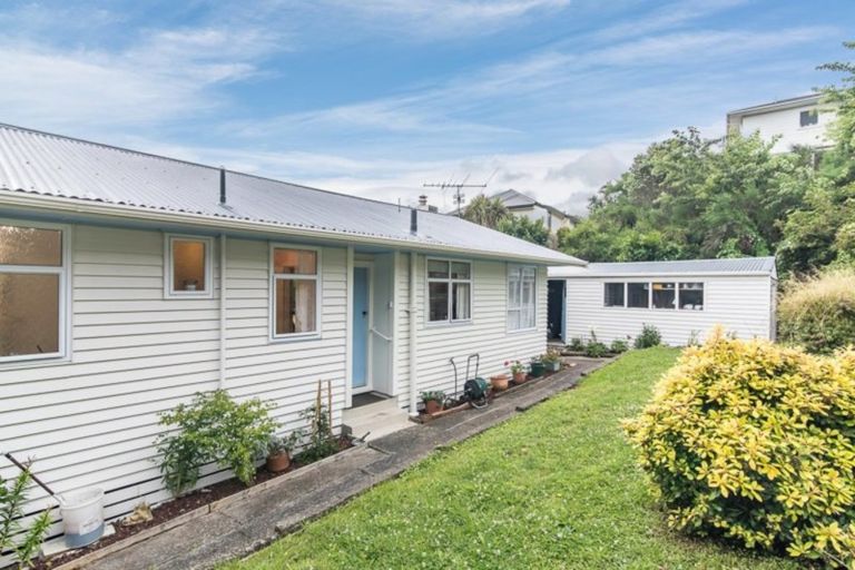 Photo of property in 8 Cunliffe Street, Johnsonville, Wellington, 6037