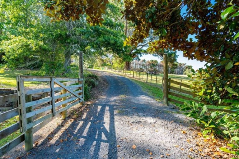 Photo of property in 28a Old Waipu Road, Mangawhai, 0505