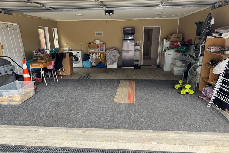 Photo of property in 1/36 De Havilland Drive, Goodwood Heights, Auckland, 2105