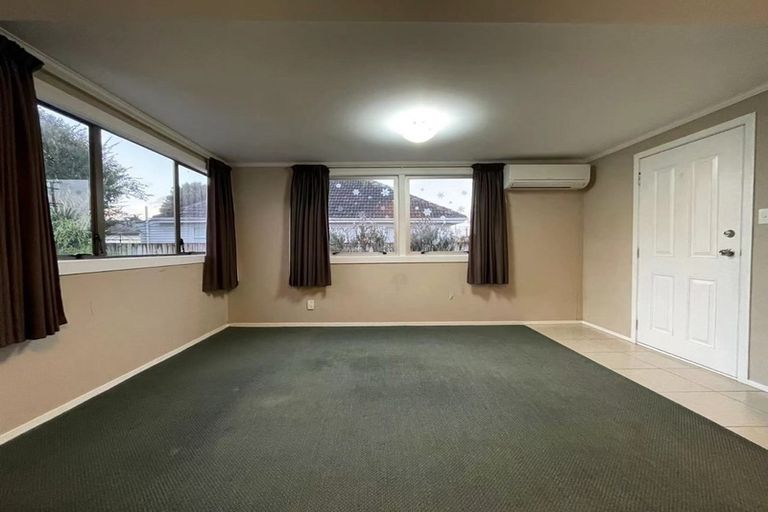 Photo of property in 1/128 Clevedon Road, Papakura, 2110