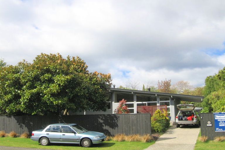 Photo of property in 4 Chesham Avenue, Waipahihi, Taupo, 3330