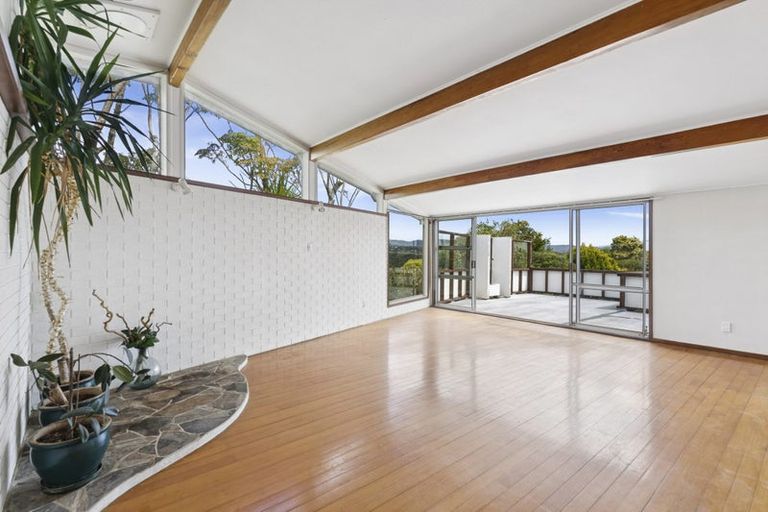 Photo of property in 29 Highland Avenue, Titirangi, Auckland, 0604