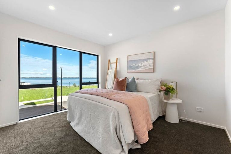 Photo of property in 65 Picnic Point Road, Hobsonville, 0616