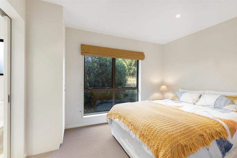 Photo of property in 77 Oregon Drive, Kelvin Heights, Queenstown, 9300