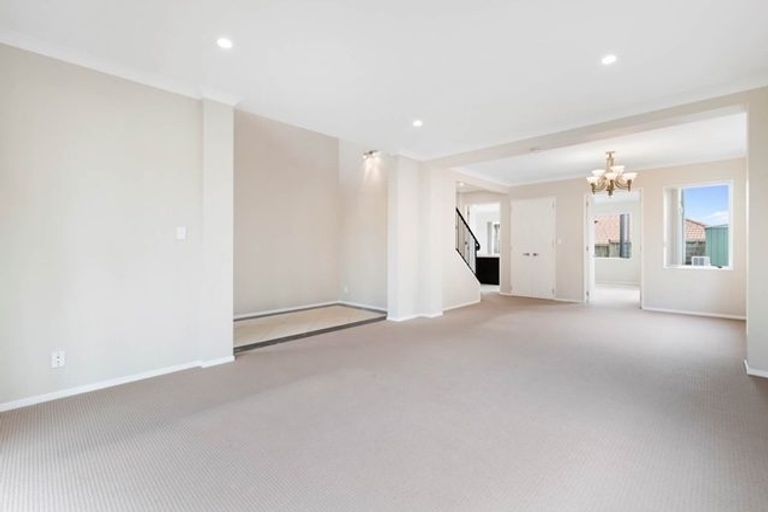 Photo of property in 6 Karson Place, Flat Bush, Auckland, 2016