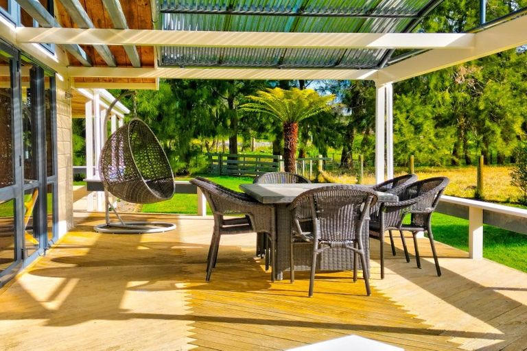 Photo of property in 12 Pickwick Road, Otamatea, Whanganui, 4571