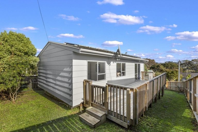 Photo of property in 2/25 Tawa Road, Te Atatu Peninsula, Auckland, 0610