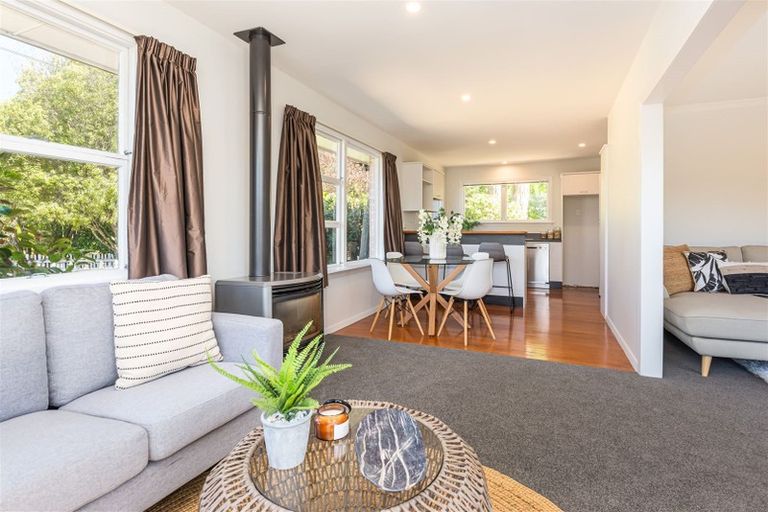 Photo of property in 23 Fairmile Place, Russley, Christchurch, 8042