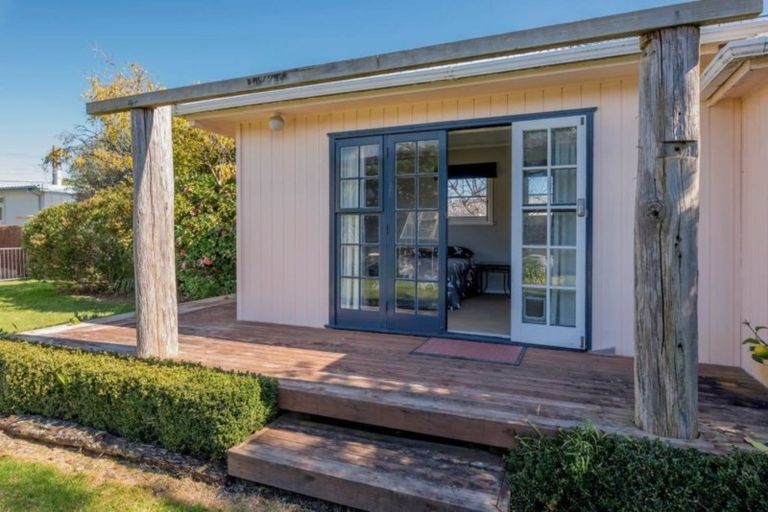 Photo of property in 47 Te Moana Road, Waikanae Beach, Waikanae, 5036