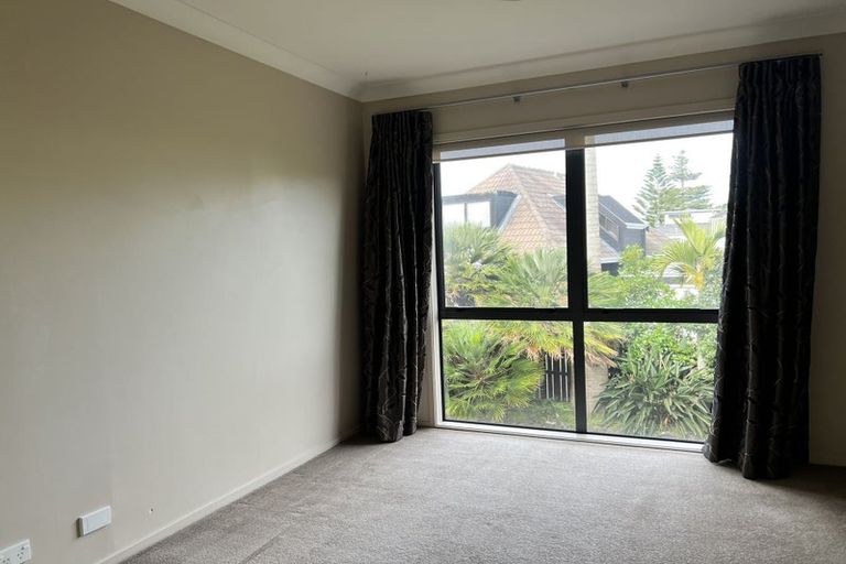 Photo of property in 5c Montrose Terrace, Mairangi Bay, Auckland, 0630