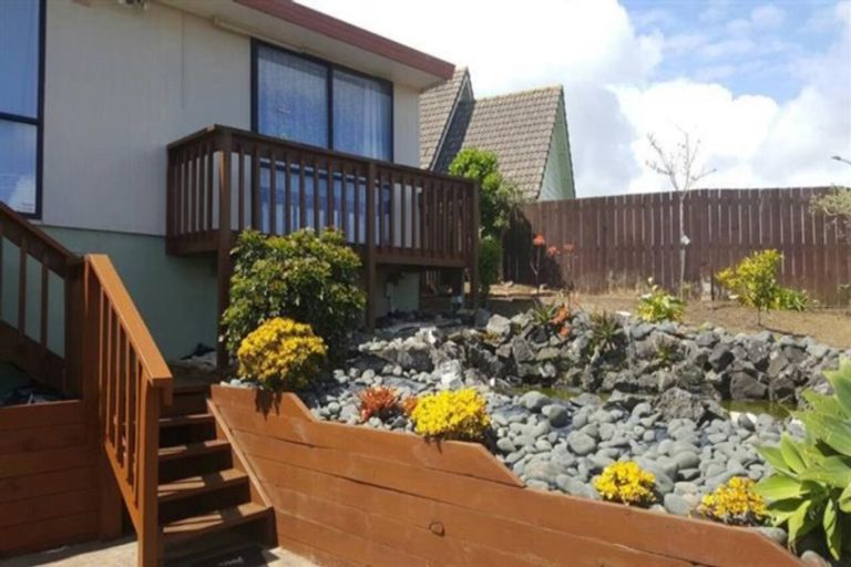 Photo of property in 5 Kopara Place, Clendon Park, Auckland, 2103