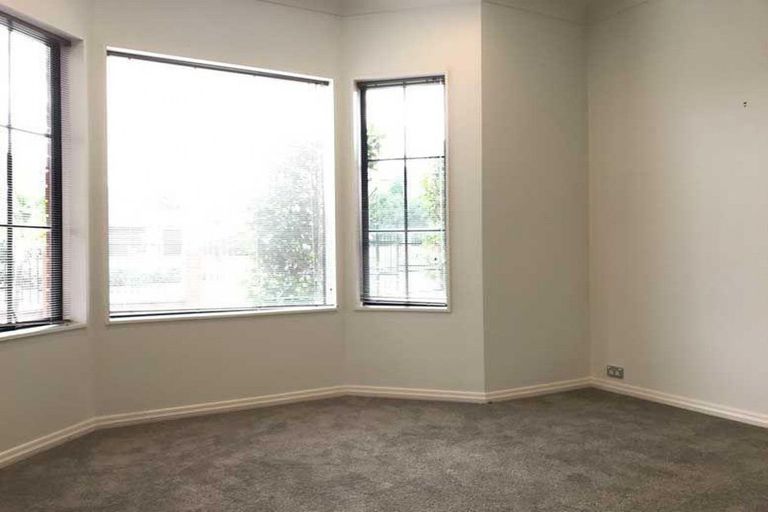 Photo of property in 47 Manor Park, Sunnyhills, Auckland, 2010