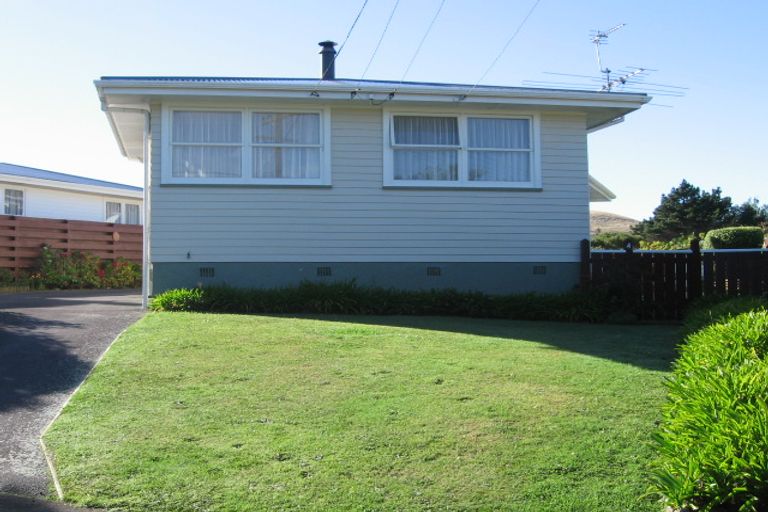 Photo of property in 4 Pauline Way, Paparangi, Wellington, 6037